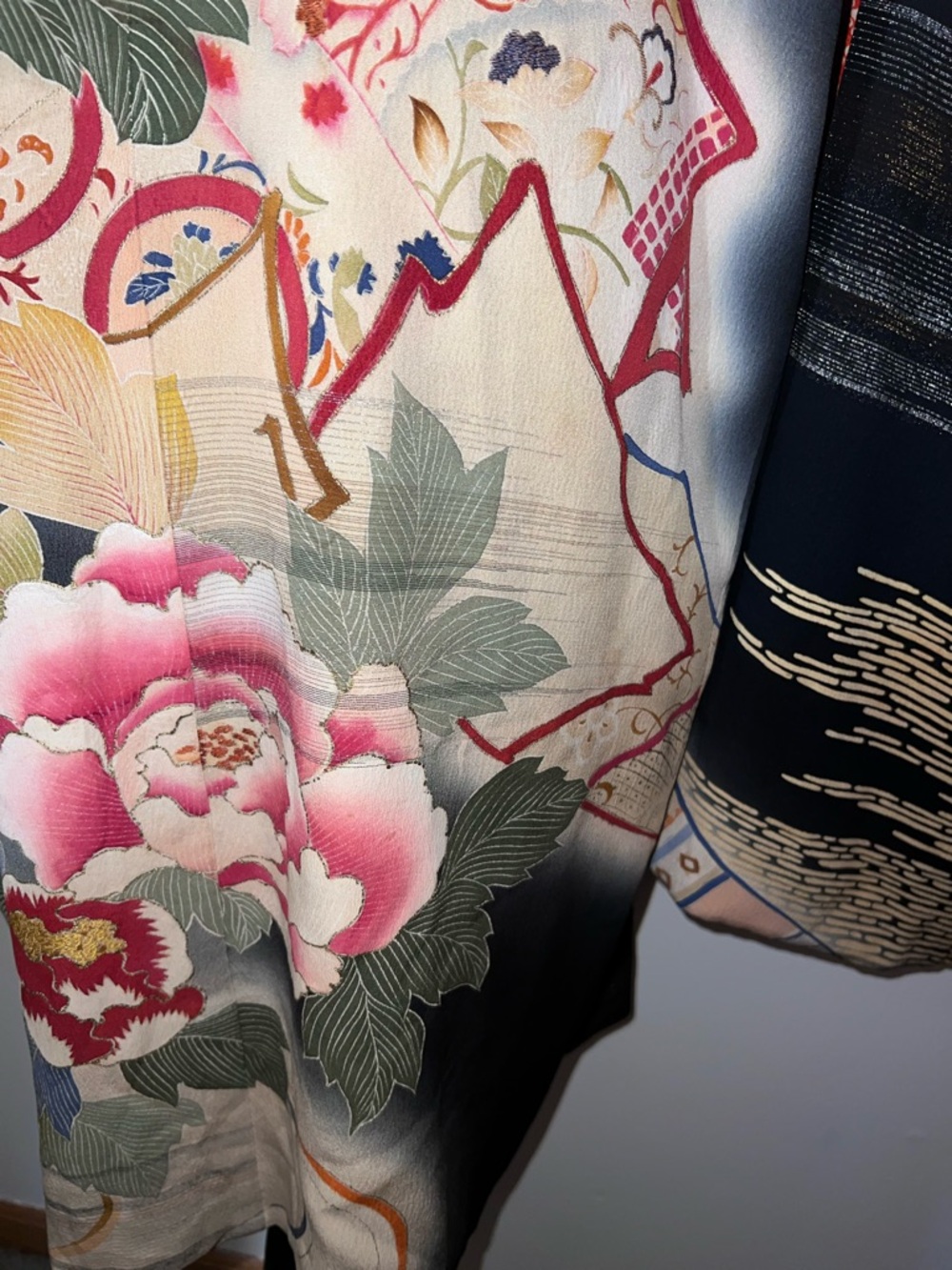 Vintage Japanese Silk Kurotomesode Kimono Hand Painted Floral Gold Embroidery - Picture 12 of 16